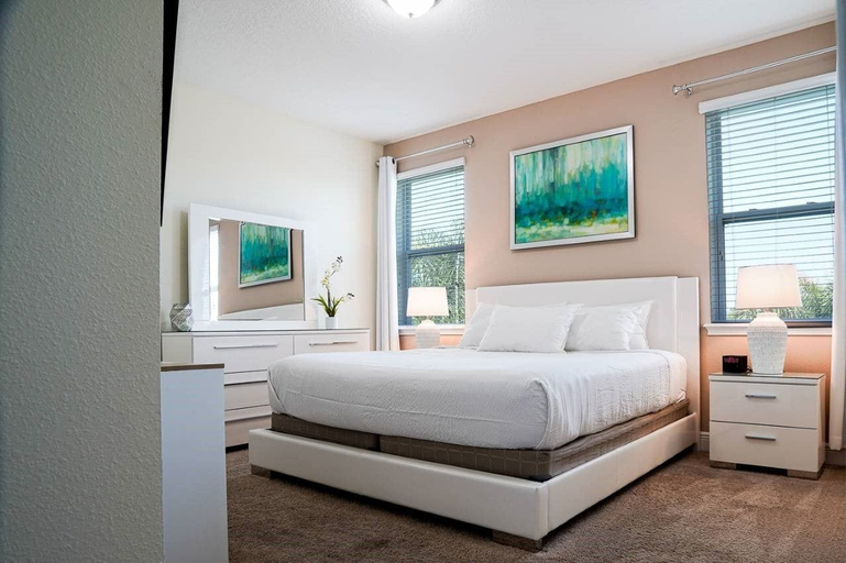 Room 2, 8BR Encore Villa Pool, Spa & Loft, Osceola