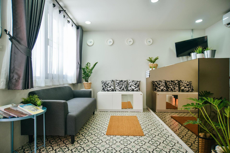 Public Area 2, To Sleep Poshtel, Don Muang