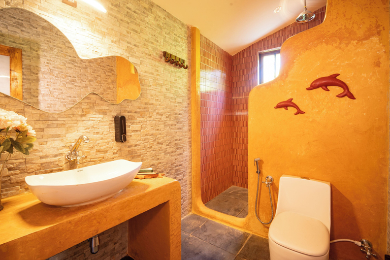 Bathroom 3, De Red Earth, North Goa