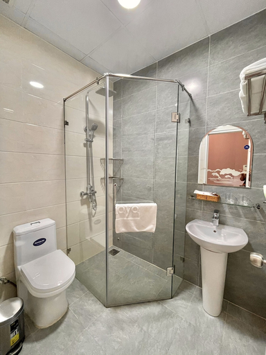 Bathroom 4, Maya Hotel, Ho Chi Minh City