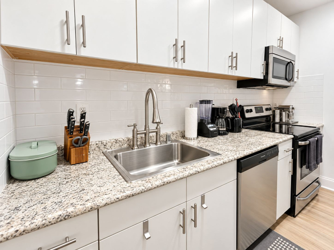 Private kitchen 3, 1BR in Logan Circle - DC Metro - We Host, Washington D.C.