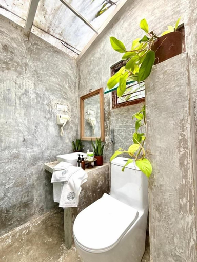 Bathroom 2, GODDESS, Yatinuwara
