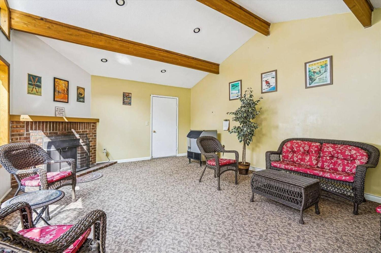 Others, 209 Cedarbrook One bedroom Queen Suite, Windsor