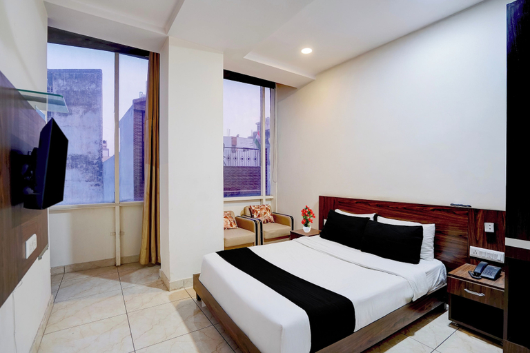 Room 2, Townhouse Dashrathpuri Metro, Delhi
