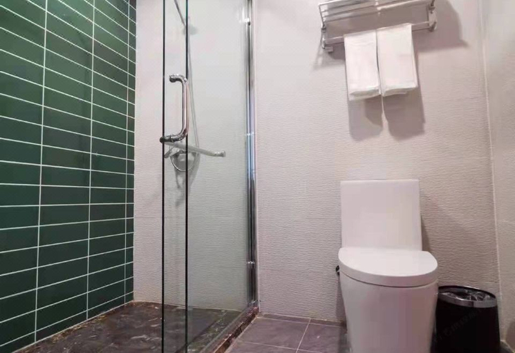 Bathroom 3, Green Tree Inn Wuzhong Litong District High-Speed Railway Station, Wuzhong