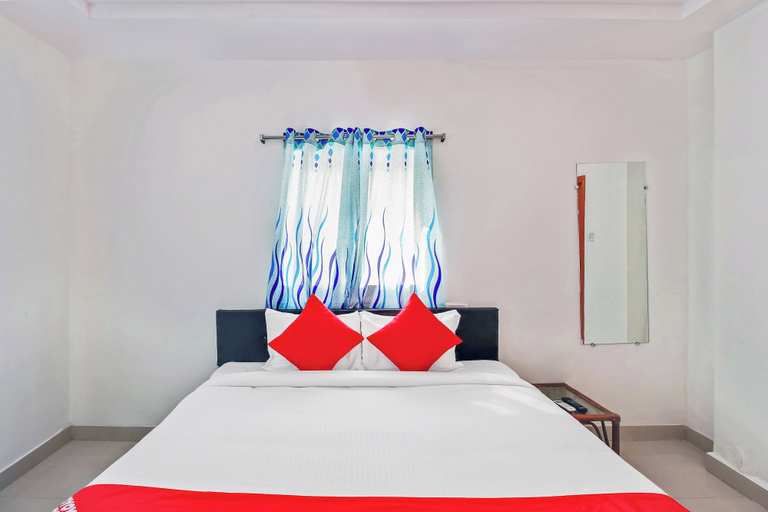 Room 5, Super Hotel O Golden Hive Madhapur Near, Hyderabad