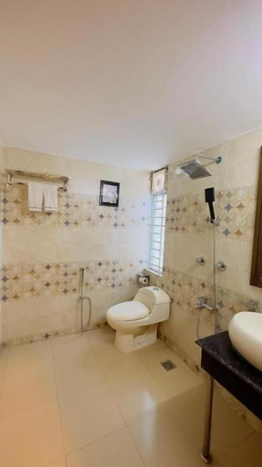 Bathroom, Royal Living Hotel & Suites, Chittagong