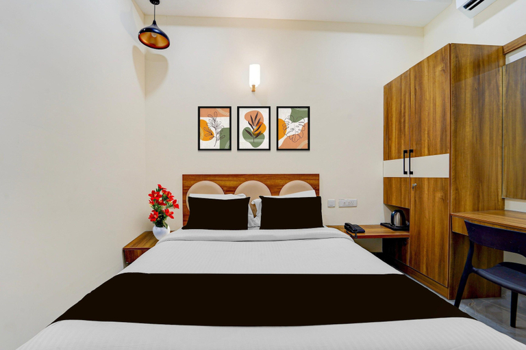Room 4, Deluxe Vijaya Garden, Madurai