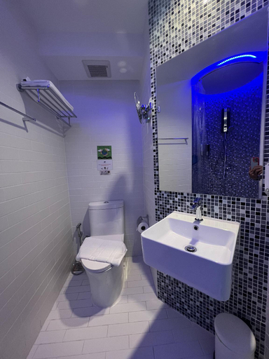 Bathroom 4, Stardust Boutique Hotel, Hua Hin