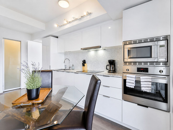 Private kitchen, StayToronto - The Britt Suites, Toronto