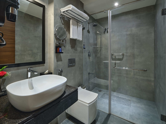 Bathroom 4, Essentia Premier Hotel Chennai OMR, Kancheepuram