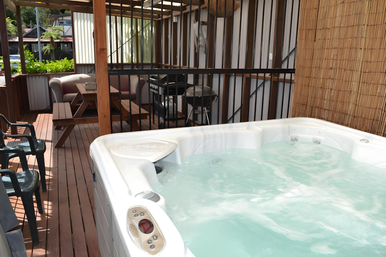 Sport & Beauty 2, Haka House Franz Josef, Westland