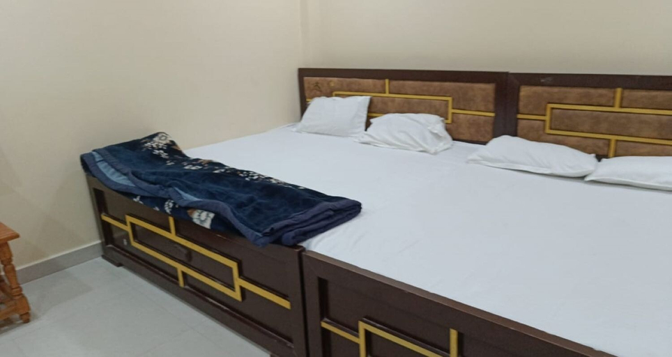 Room 3, Maa Tulsi Guest House Ayodhya, Faizabad