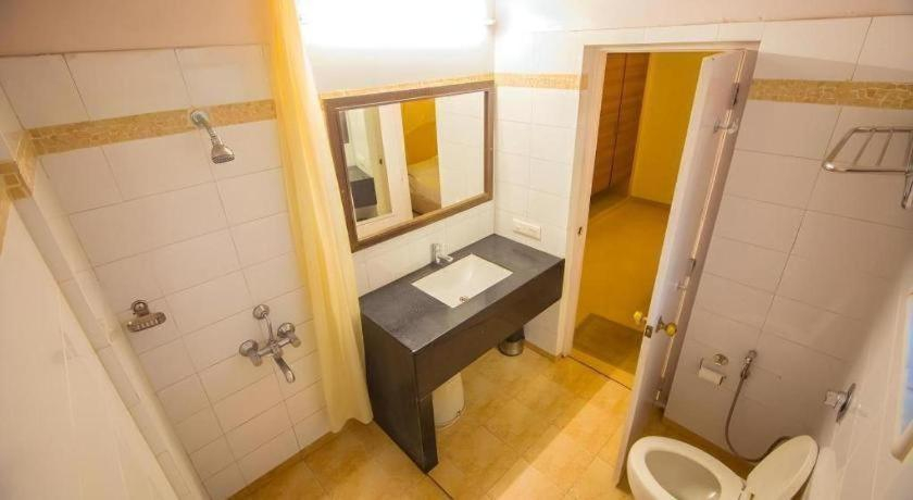 Bathroom 3, Casablanca Beach Resort, North Goa