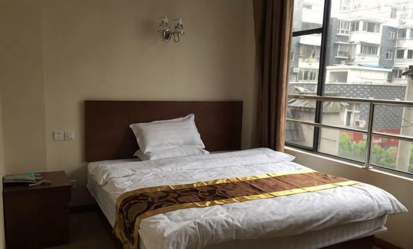 Bedroom 2, Lido Holiday Hotel, Chizhou