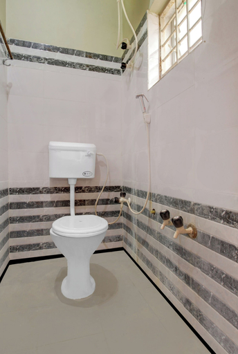 Bathroom, Hotel O Central Bus Stop Bagepalli, Chikballapura