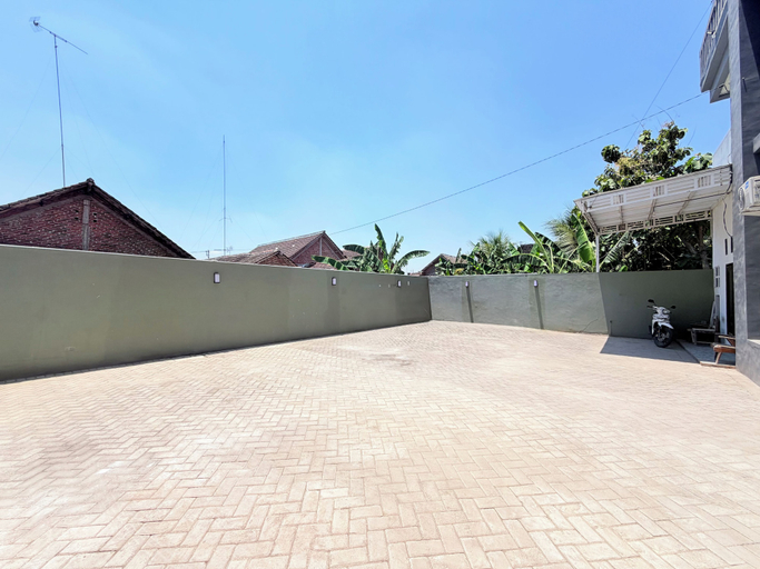 Property grounds, Barito Guest House Nganjuk, Nganjuk