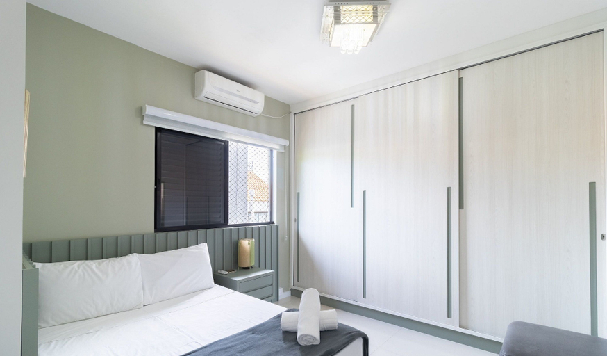 Others 2, Penthouse W/terrace 5 min From the Beach Cos302, Florianopolis