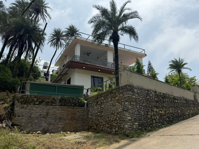 Parking, Abu Hill villa, Sirohi