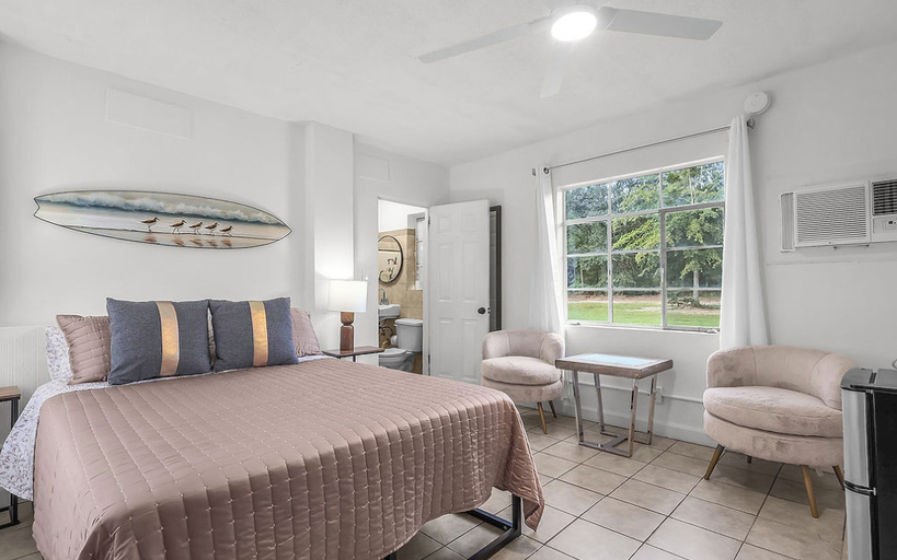 Room 3, The Postcard Inn & Suites, McIntosh