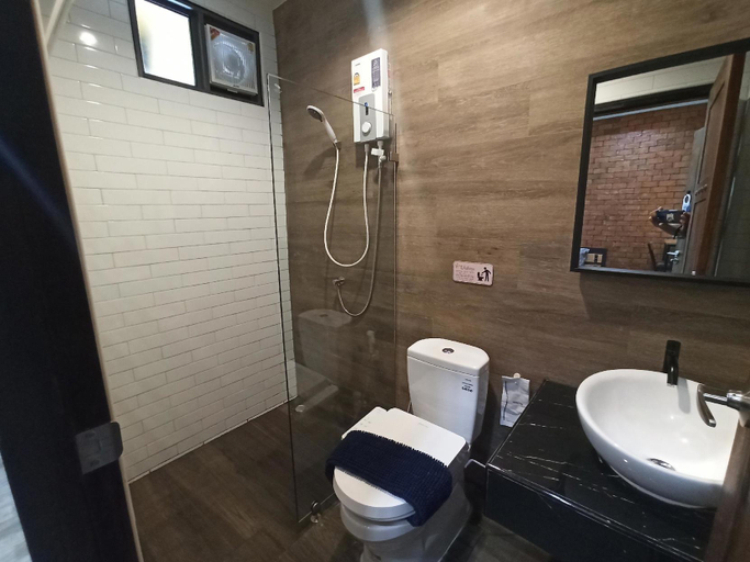 Bathroom 3, Berry Loft 2, Muang Nakhon Ratchasima