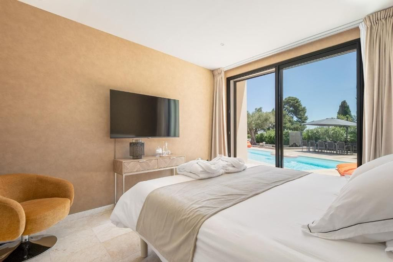 Bedroom 4, La Villa Monarque, Hérault