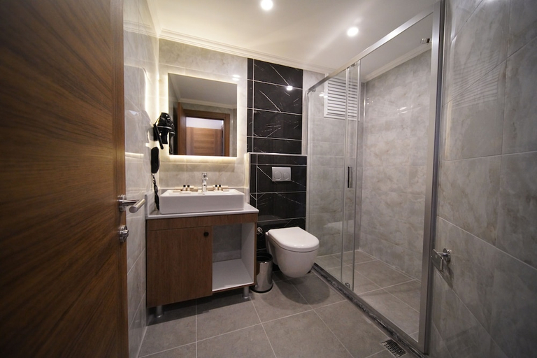Bathroom 5, Hamitbey Hotel, Fatih