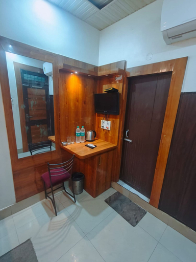 Interior, Shree Sai Lodge, Kaushambi