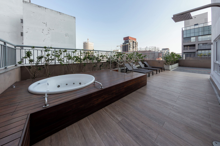 Terrace/patio 3, Guimarães by Bhomy, São Paulo