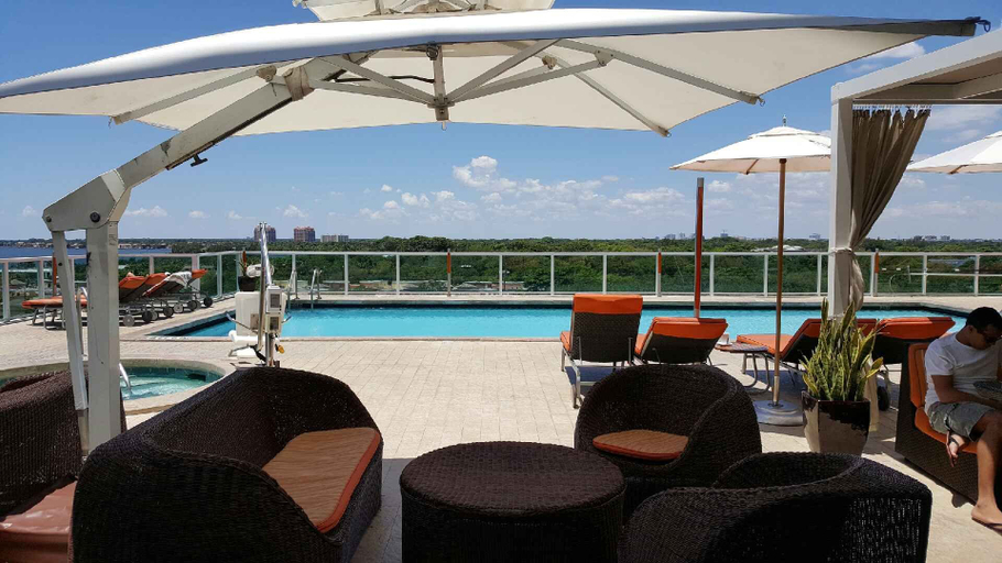 Food & Drinks, Coconut Grove 2/2.5 Apartment: Amazing Views Includes Parking, Miami-Dade