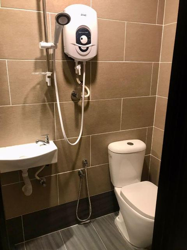 Bathroom 5, Yes Luxury Hotel, Bentong