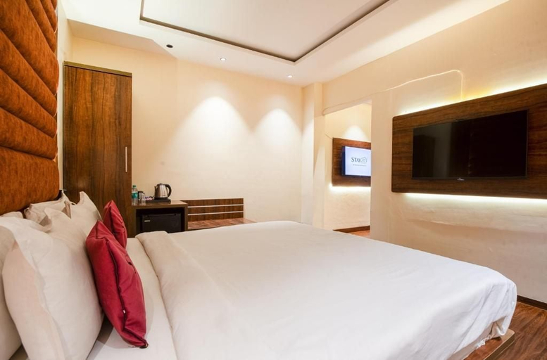 Room 2, Stayzo Scheme 114 Vijay Nagar, Indore