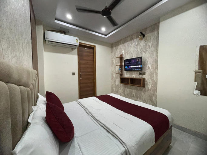 Room 3, Hotel White House, Ghaziabad
