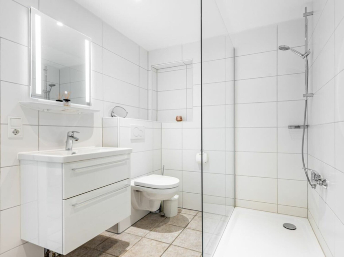 Bathroom 2, Holiday Apartment With 1 Bedroom, Nordfriesland