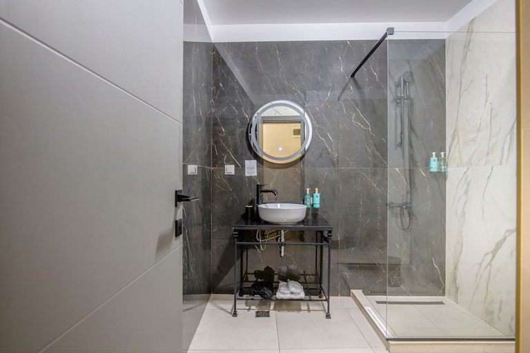 Bathroom 4, Hotel Forty One Bucharest, Municipiul Bucuresti