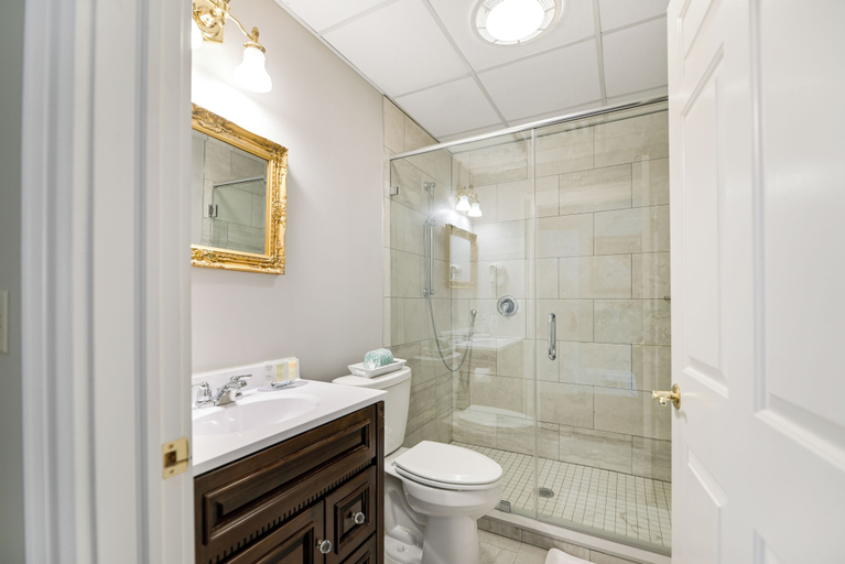 Bathroom 2, The Mansion at Keuka Lake, Yates