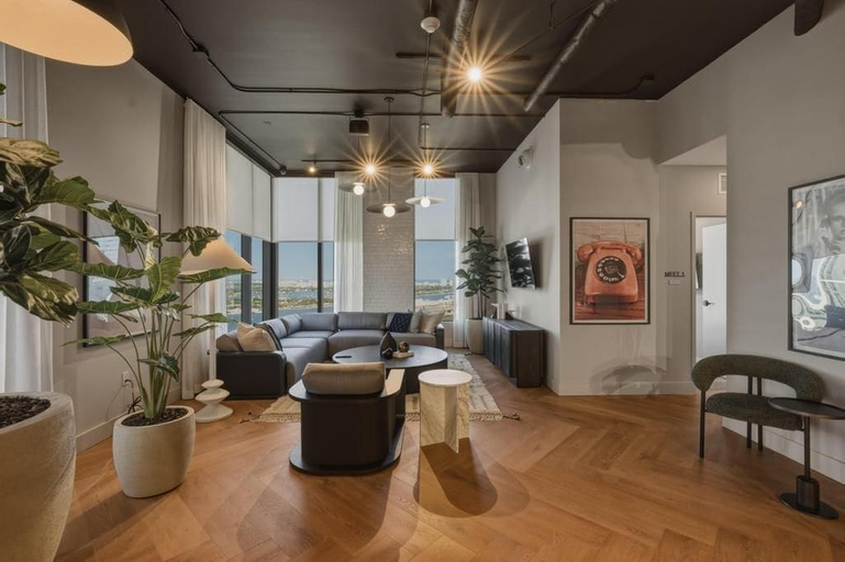 Interior 3, Modern Downtown Miami Studio Sleeps 4 Steps to Miami Worldcenter & Arena, Miami-Dade