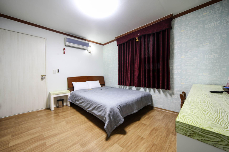 Bedroom 2, Namwon Herb, Namwon