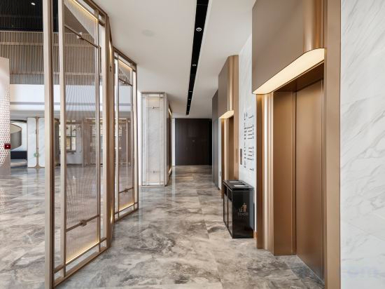 Hotel Interior/Public Areas
