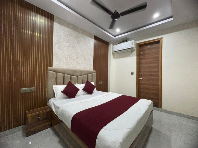 Room 4, Hotel White House, Ghaziabad