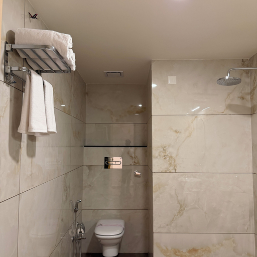 Bathroom 5, Hotel Samrat Sheraton, Varanasi
