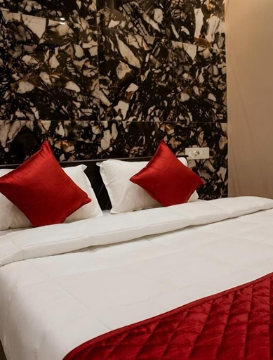 Room 4, Aquora Pool Stays, Viluppuram