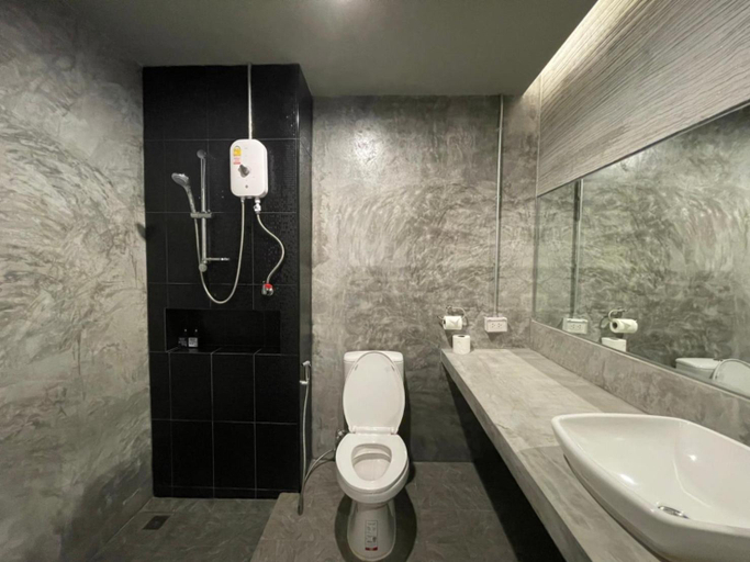 Bathroom 4, Loft Space Hotel, Muang Ranong