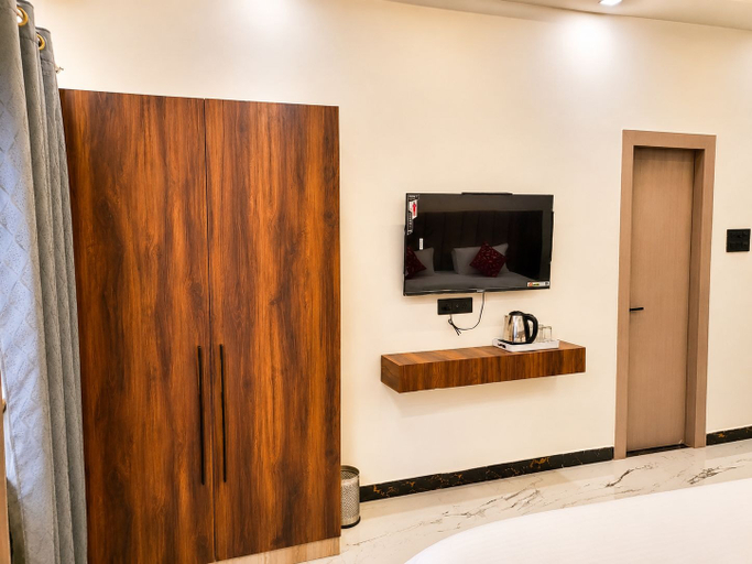 Room 4, Hotel Amba Regency, Farrukhabad