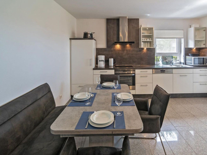 Private kitchen 5, Holiday Apartment With 1 Bedroom, Wittmund