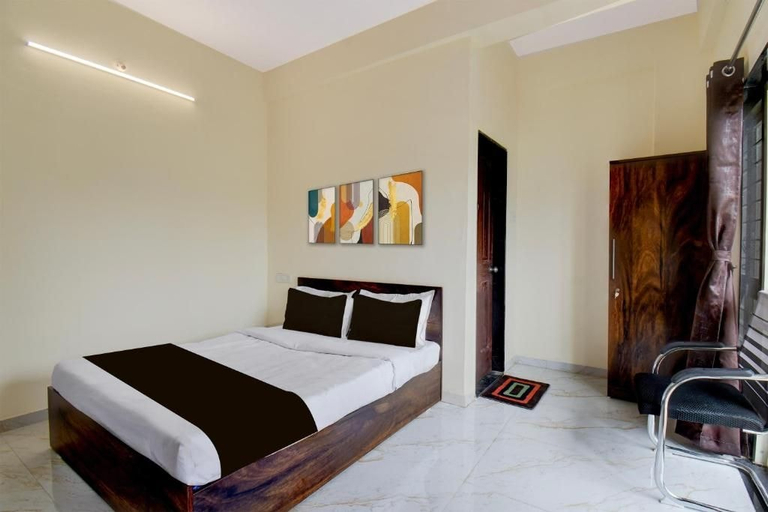 Room 3, Hotel Aura Suiites, Pune