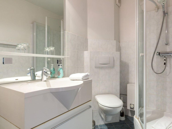 Bathroom, 22 in the Sandkamp Building, Nordfriesland