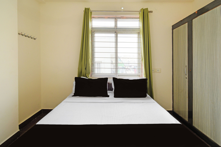 Room 5, Hotel O DLF Road Hyderabad, Hyderabad