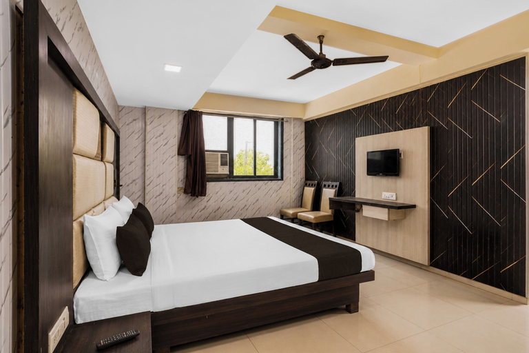 Room 5, Collection O Dahisar Mori Kalyan Phata, Thane