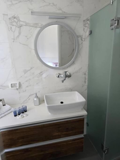 Bathroom 3, Biankini
